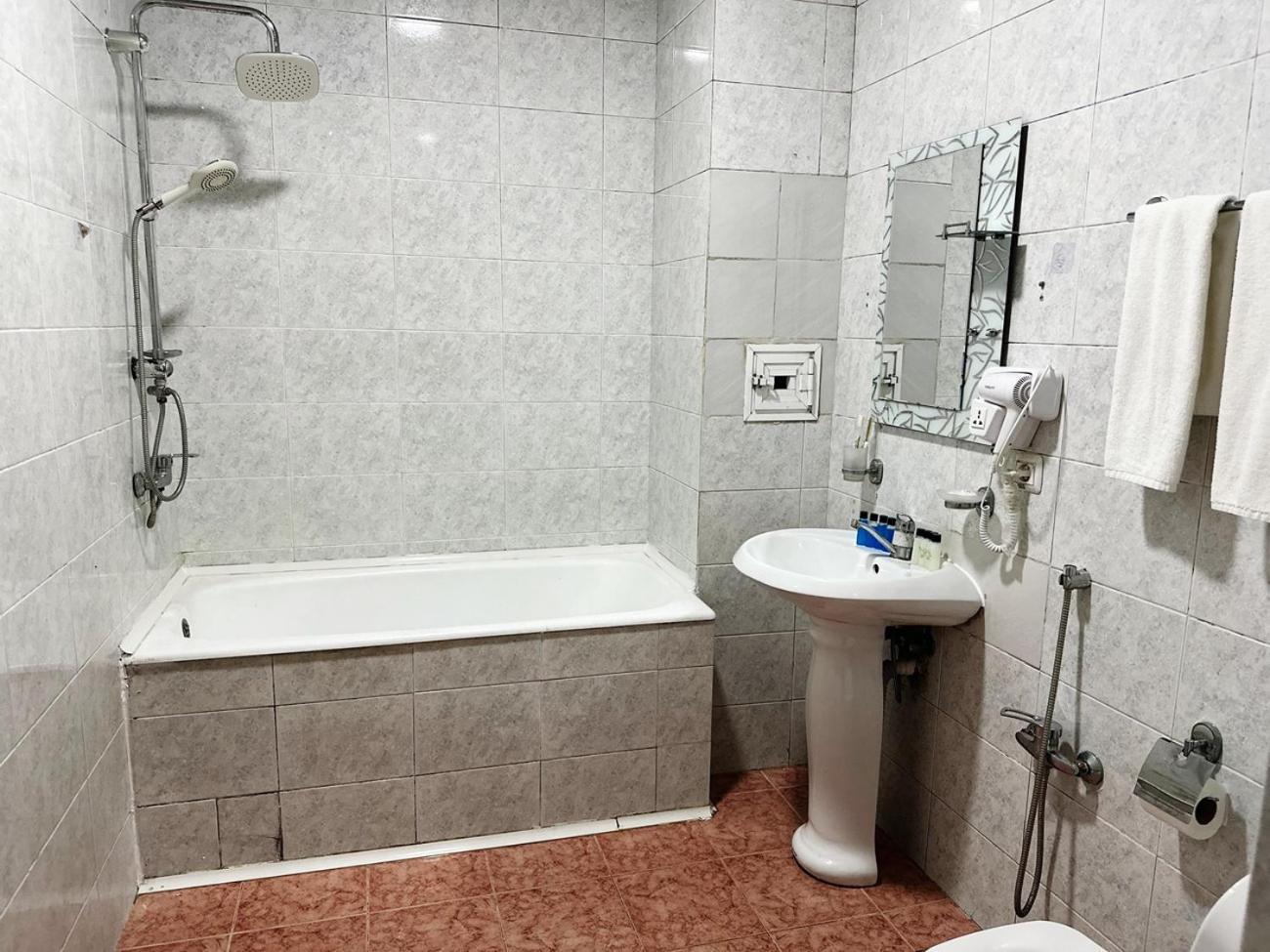 Avi Hotel باكو المظهر الخارجي الصورة