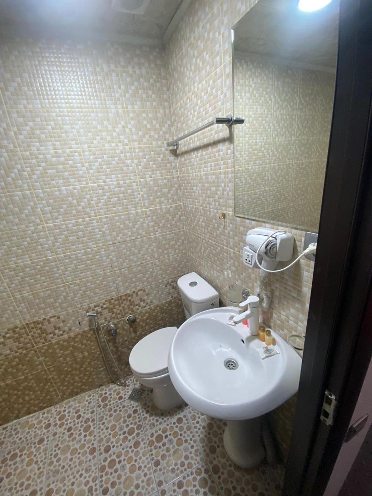 Avi Hotel باكو المظهر الخارجي الصورة